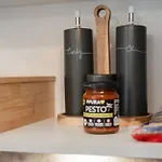 Boho Design Studio With Free Parking & Aircon By Hero Homes